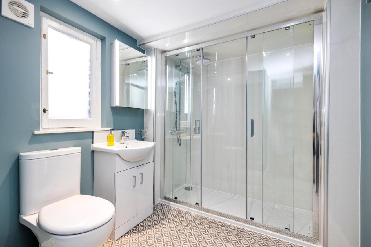 2 Bedroom Apartment On Peebles High Street المظهر الخارجي الصورة