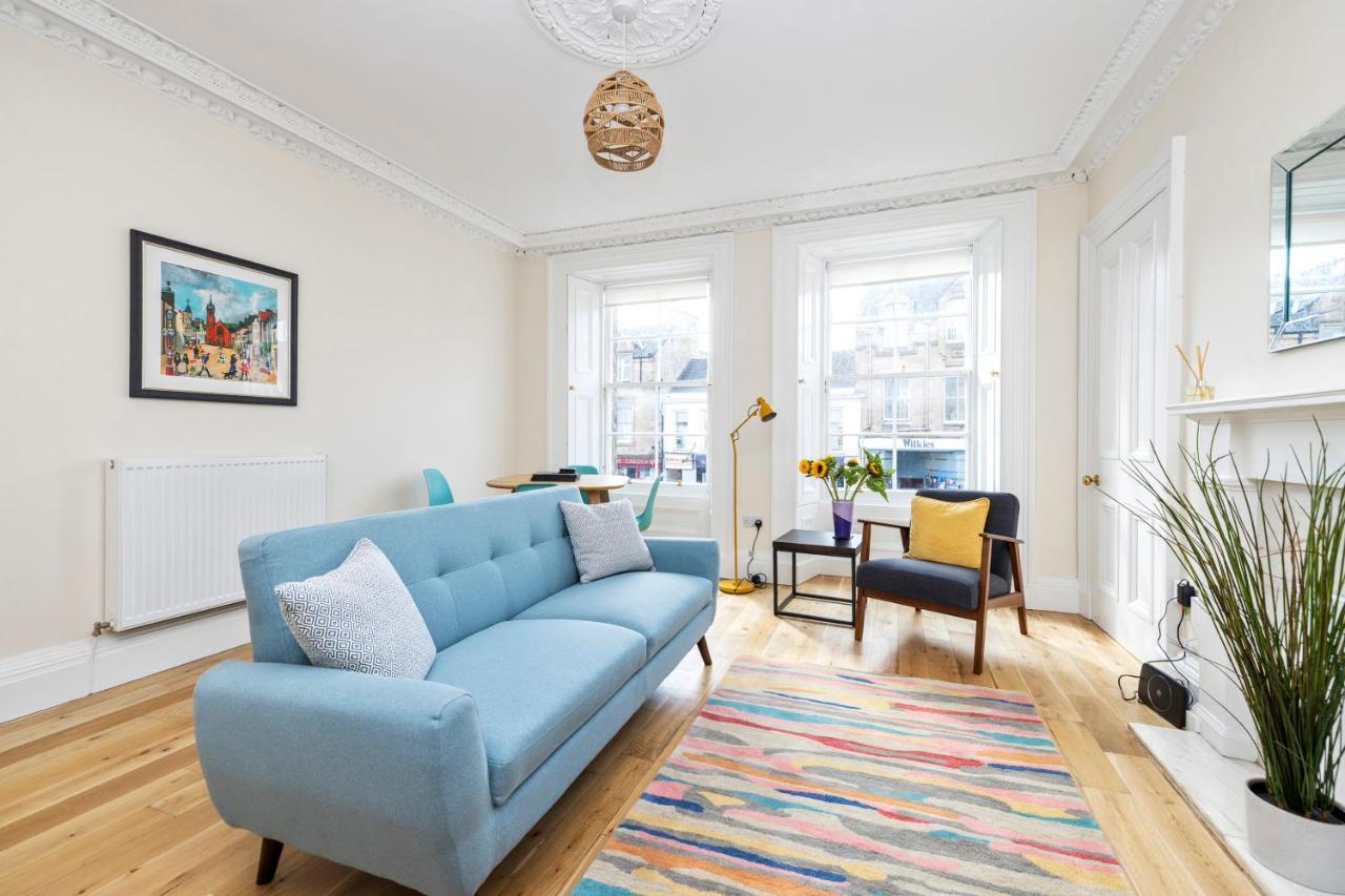 2 Bedroom Apartment On Peebles High Street المظهر الخارجي الصورة